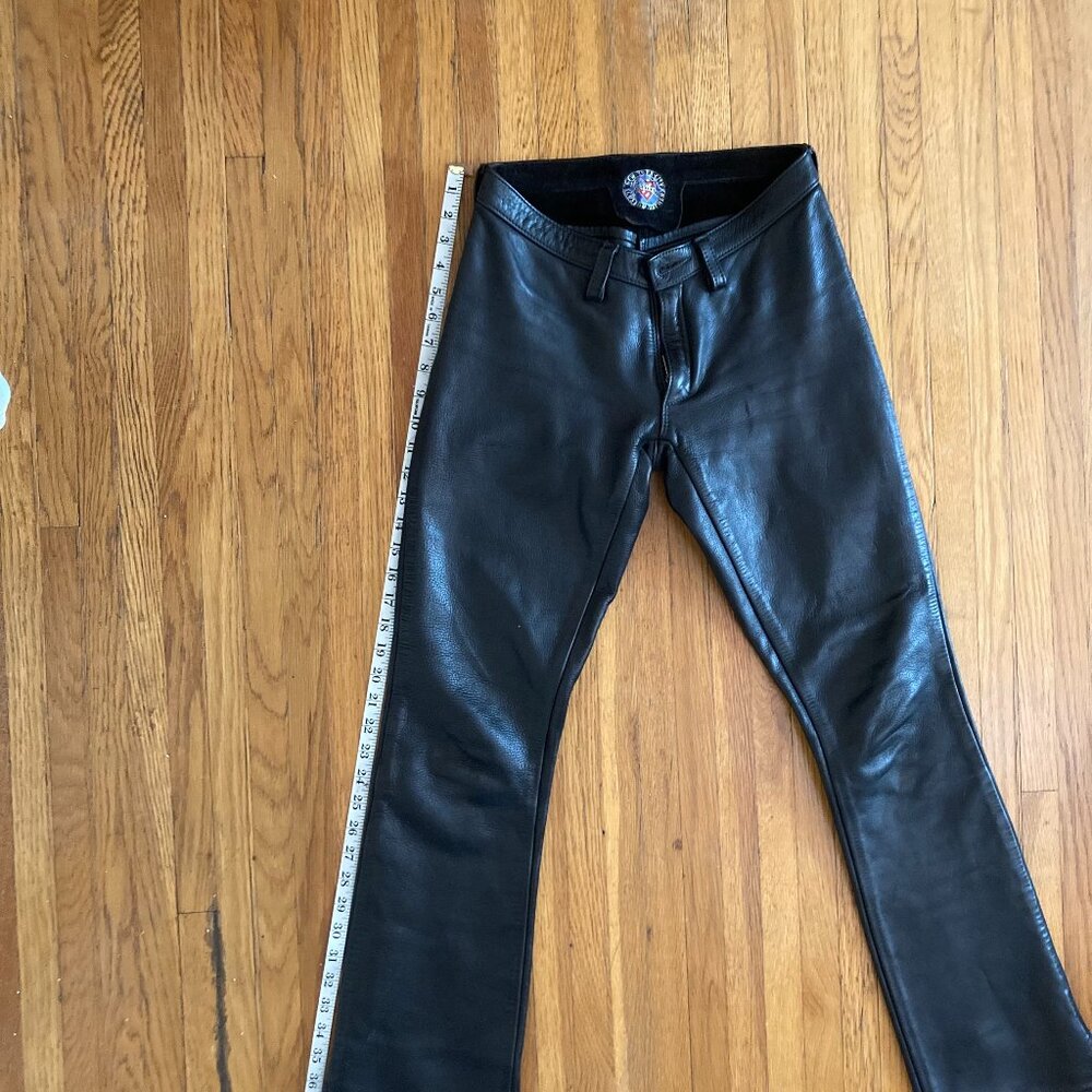 BLACK, LEATHER WOMEN'S PANT.  SIZE SMALL.